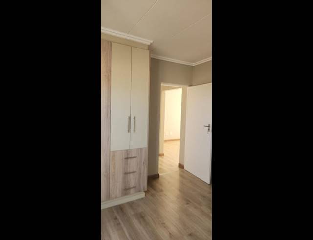 2 BEDROOM HOUSE FOR SALE IN SECUNDA CENTRAL